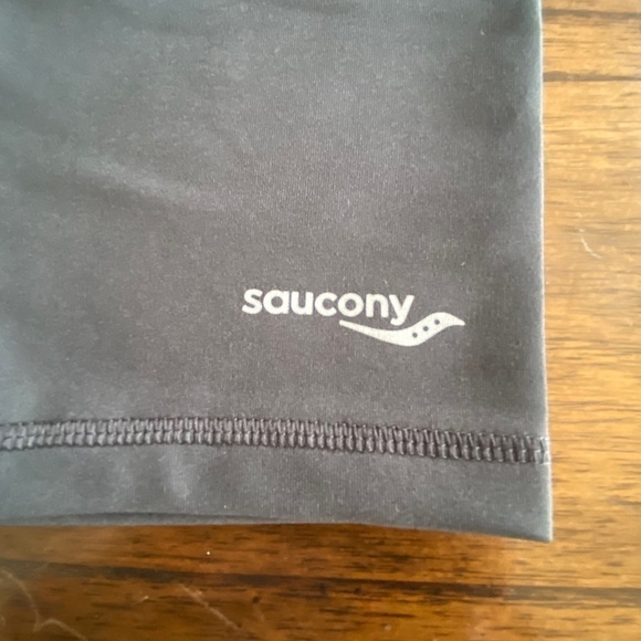 SAUCONY black crop athletic pants size M - Picture 4 of 5